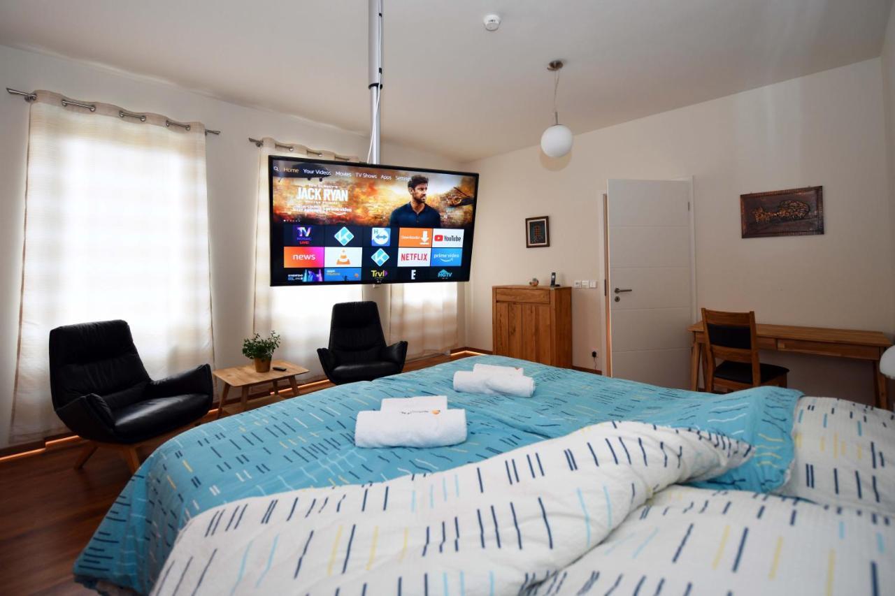 Apartment Like *